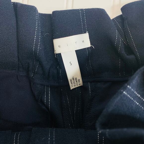 Leith Blue Pinstripe Paperbag Waist Shorts Sz Small - Picture 3 of 5